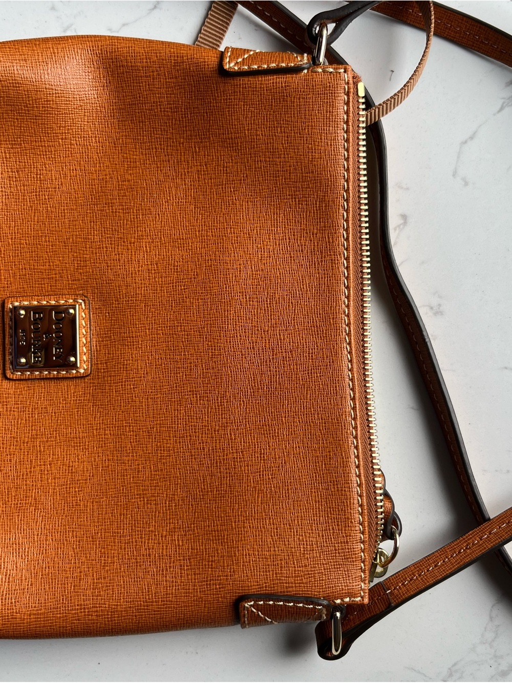 Dooney & Bourke NWOT Saffiano Leather Crossbody Pouchette Tan Caramel Sawyer